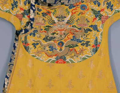 图片[4]-Yellow Yunlong makeup satin style robe-China Archive